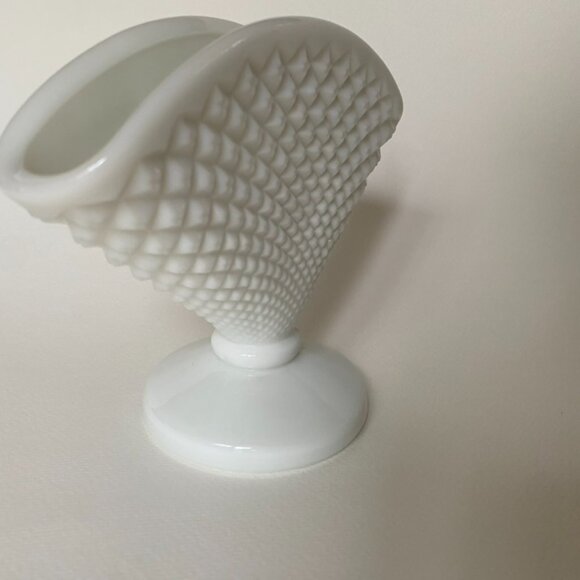Westmoreland Hobnail Milk Glass fan vase - Picture 4 of 5